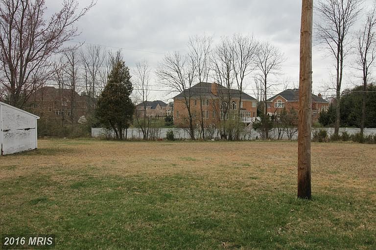 1st image of 3520 Marseilles Dr