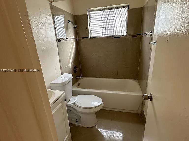 756 NW 5th St #1S — Photo 4