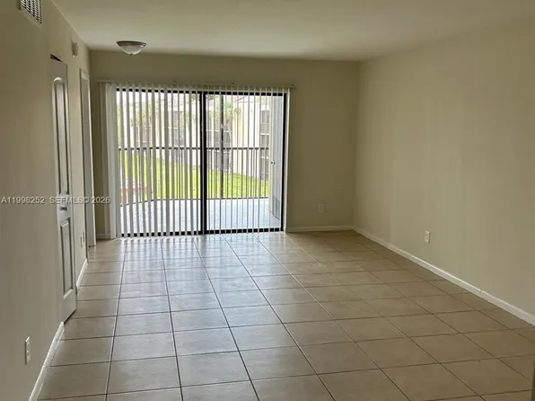 3396 Foxcroft Rd APT 310, Hollywood, FL 33025
