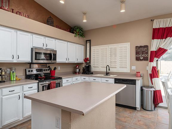 4th image of 1511 E Sunrise Way
