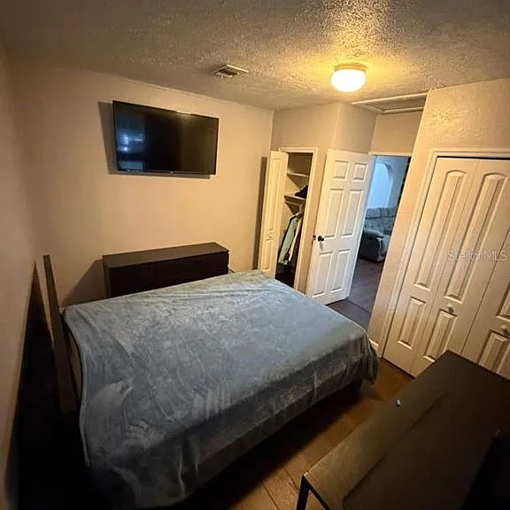 713 Illinois Ave — Photo 11