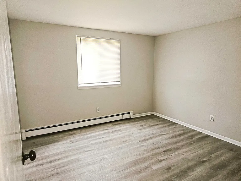 Avery Apartments — Photo 24