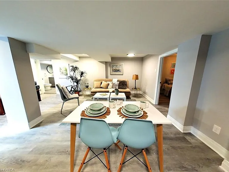 38 Ruskin St #2 — Photo 3
