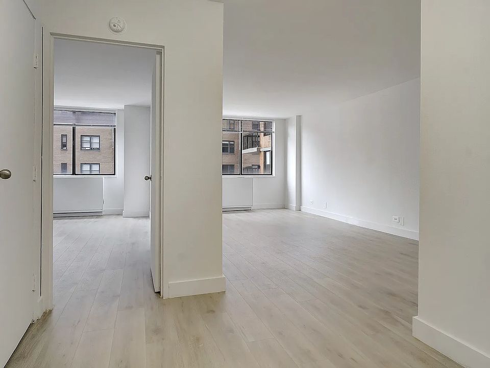 1st image of 300 Mercer St APT 27C