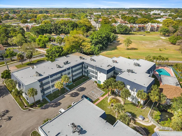 8000 Lagos De Campo Blvd #A-307 — Photo 30