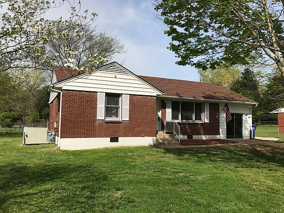 3rd image of 218 Rebecca Ln