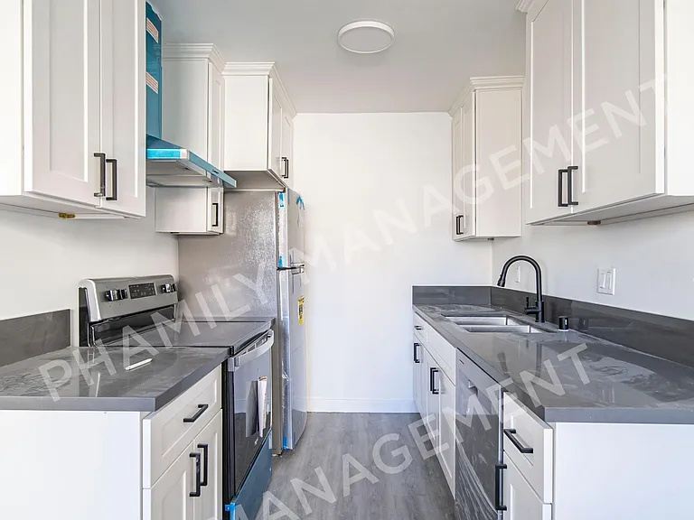 1107 S Marguerita Ave #6 — Photo 4