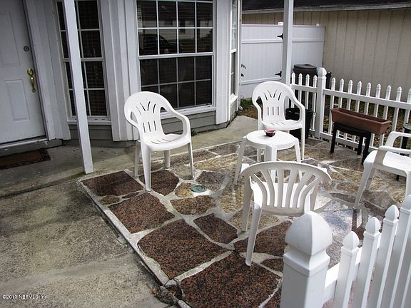 5th image of 8800 Townsquare Dr S