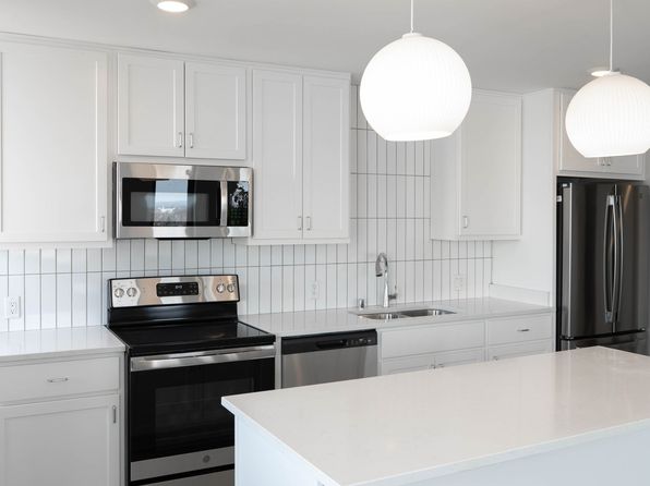 105 W College Ave #806