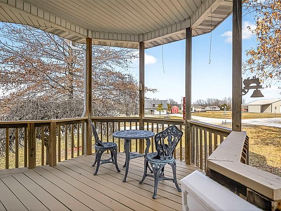 5th image of 1592 E 431st Road