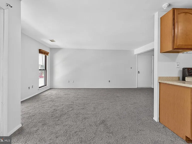 1001 White Oak Rd — Photo 9