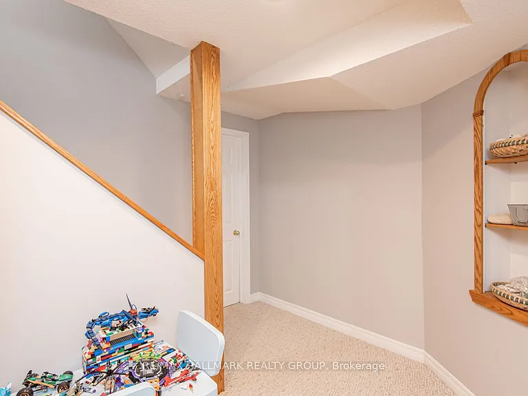 18 Hesse Cres — Photo 23