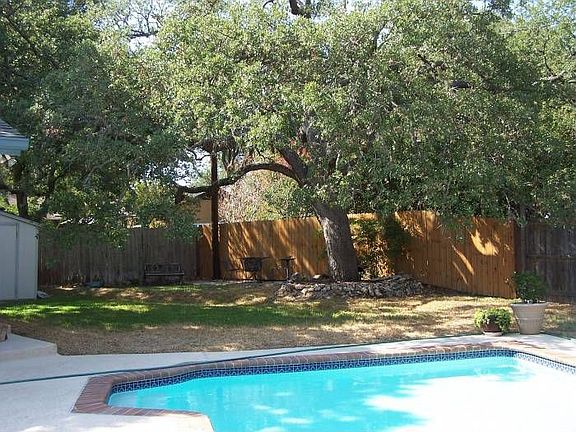 4th image of 9805 Mandeville Cir