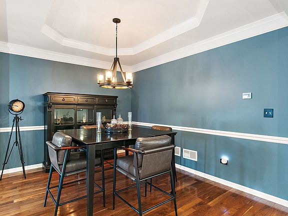 5th image of 1102 Pine Valley Ct