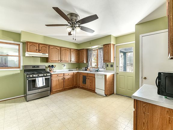 3rd image of 817 Arcadian Ave #1