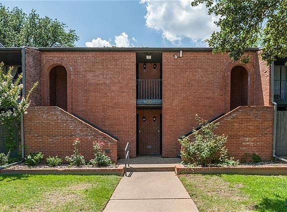 5th image of 546 E Avenue J APT A