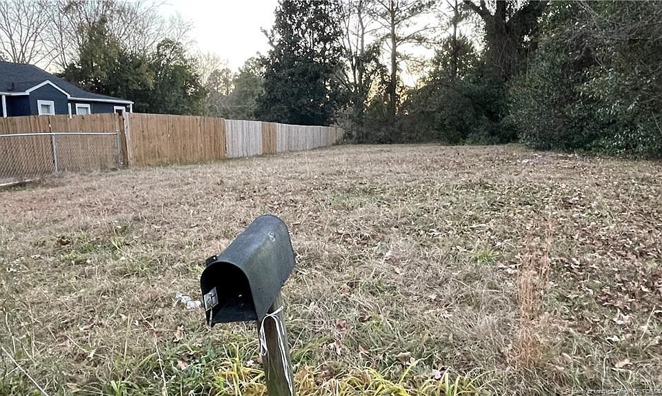 2nd image of 1917 Bain Dr