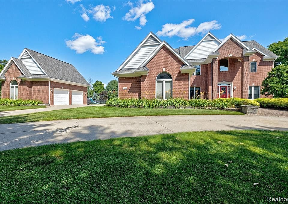 10523 Wedgewood Dr, Clarkston, MI 48348 | Zillow