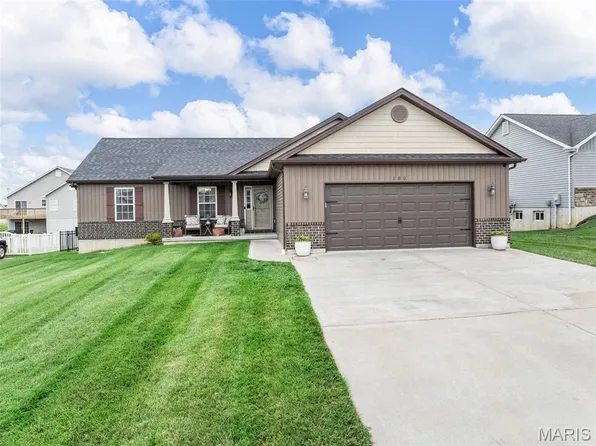 100 Kensington Palace Dr, Troy, MO 63379