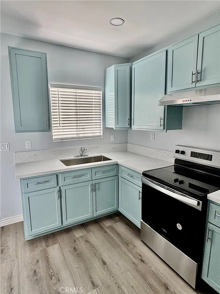 1 bed, 400 sqft, $1,700 — Photo 3