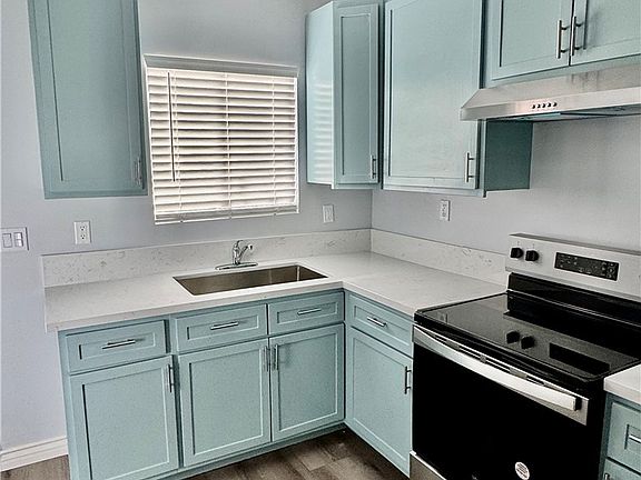 3rd image of 10133 Kester Ave