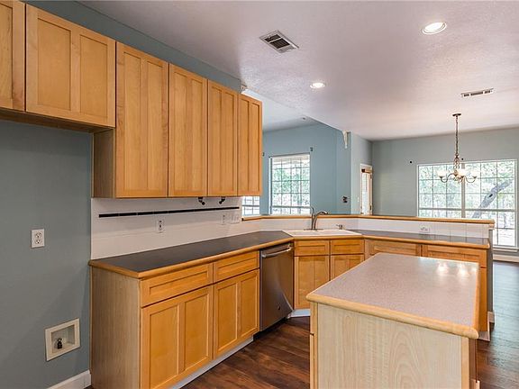 5th image of 117 Elm Wood Dr