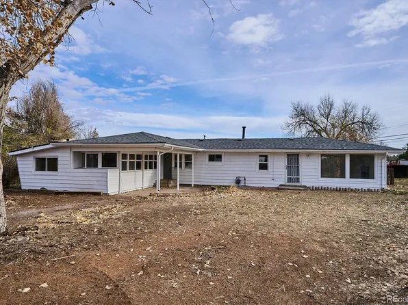 2110 Eagle Cir Ct, Aurora, CO 80011