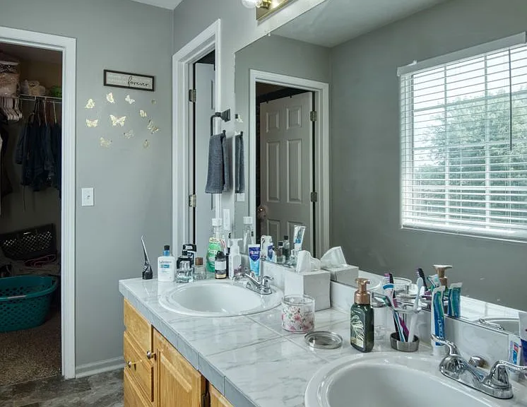 4413 S 176th Ave — Photo 8
