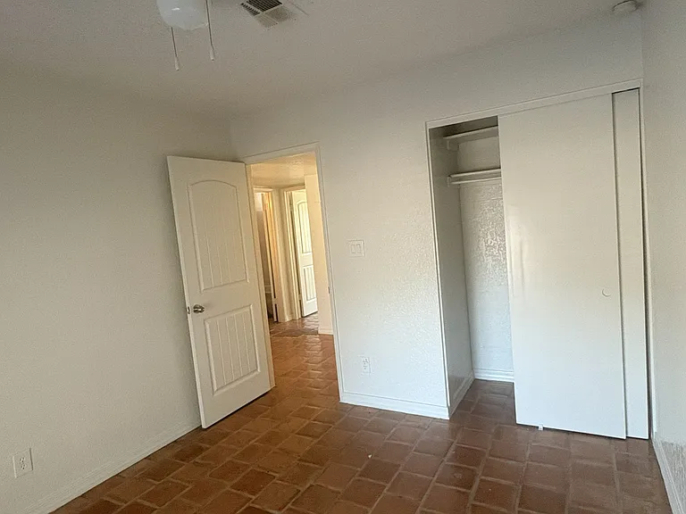 7137 W Colter St — Photo 6