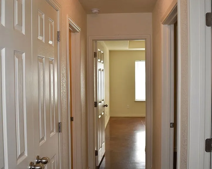 205 Coby Dr — Photo 22