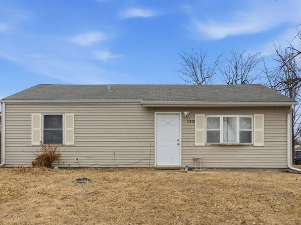 3202 W 67th St, Davenport, IA 52806