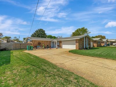 8 W Casa Loma Dr, Mary Esther, FL, 32569