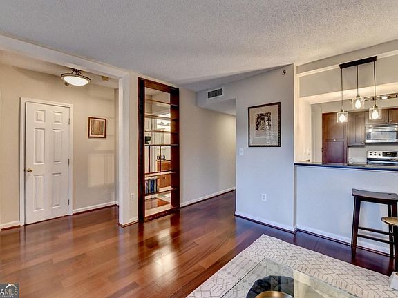 4th image of 275 13th St NE APT 310