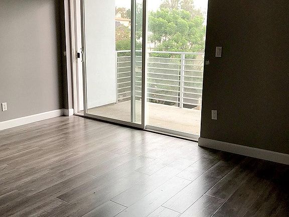 3rd image of 4305 Laurel Canyon Blvd Unit 201