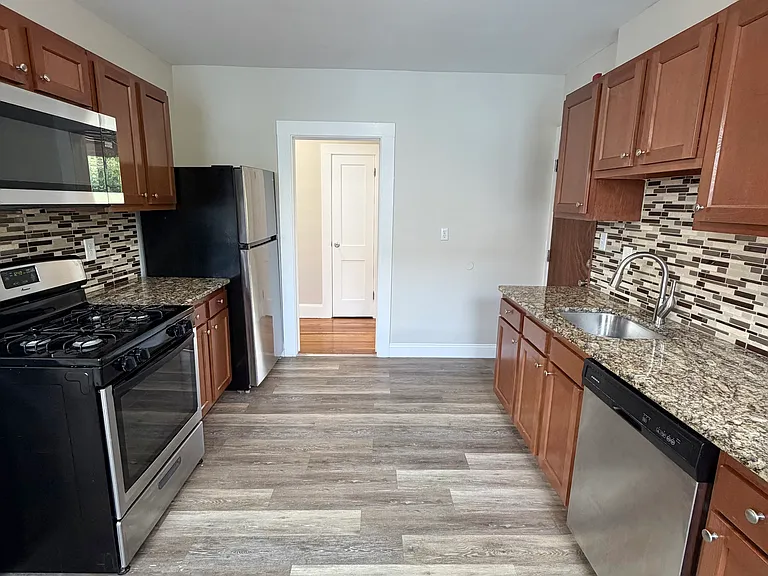 213 Winthrop St #3 — Photo 3