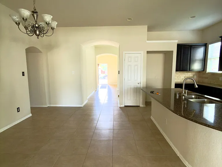 1513 Toucan Dr — Photo 3