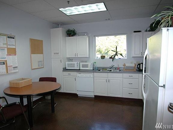 5th image of 8365 Hogum Bay Ln NE