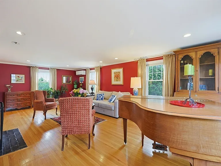 11 Hatfield Rd — Photo 13
