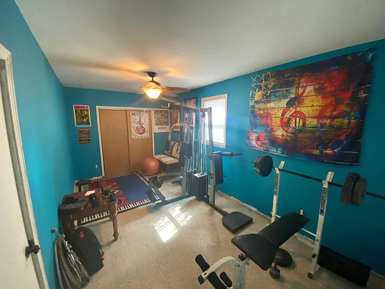 3589 Kenwood Ave — Photo 14