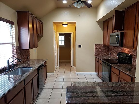 3rd image of 12113 Shadybrook Dr