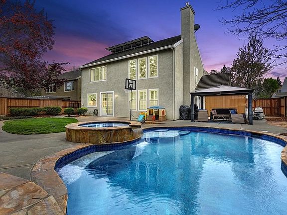 3rd image of 3518 Keswick Dr