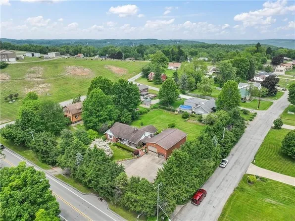 2102 Darlington Rd, Beaver Falls, PA 15010