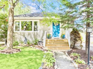 210 3rd St, Downers Grove, IL 60515