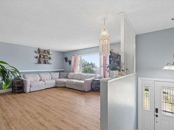 3rd image of 1127 Avenue C NW