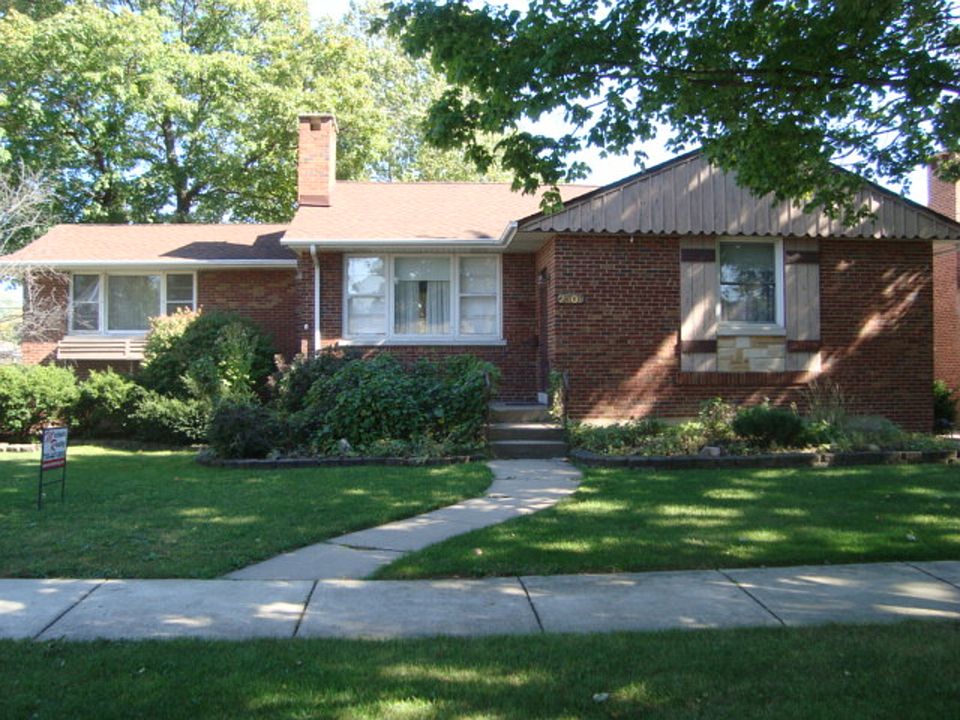 1st image of 2301 Stratford Ave