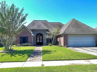 34035 Spring Lake Dr, Walker, LA 70785