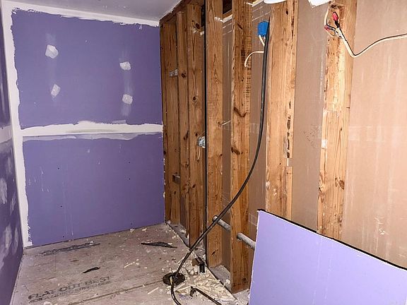 4th image of 306 Eagle Cir