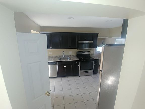 2nd image of 42 Greenville St