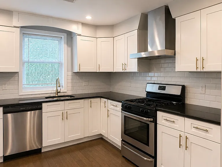2134 Wharton St — Photo 11