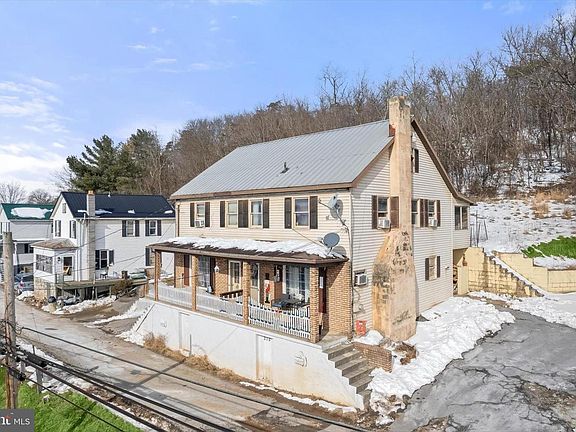 5th image of 212 Terrace St
